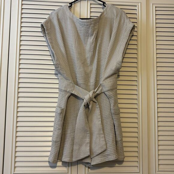 Free People NWT Pull Me In Romper. Color:Pebble. Size: M - Picture 4 of 7
